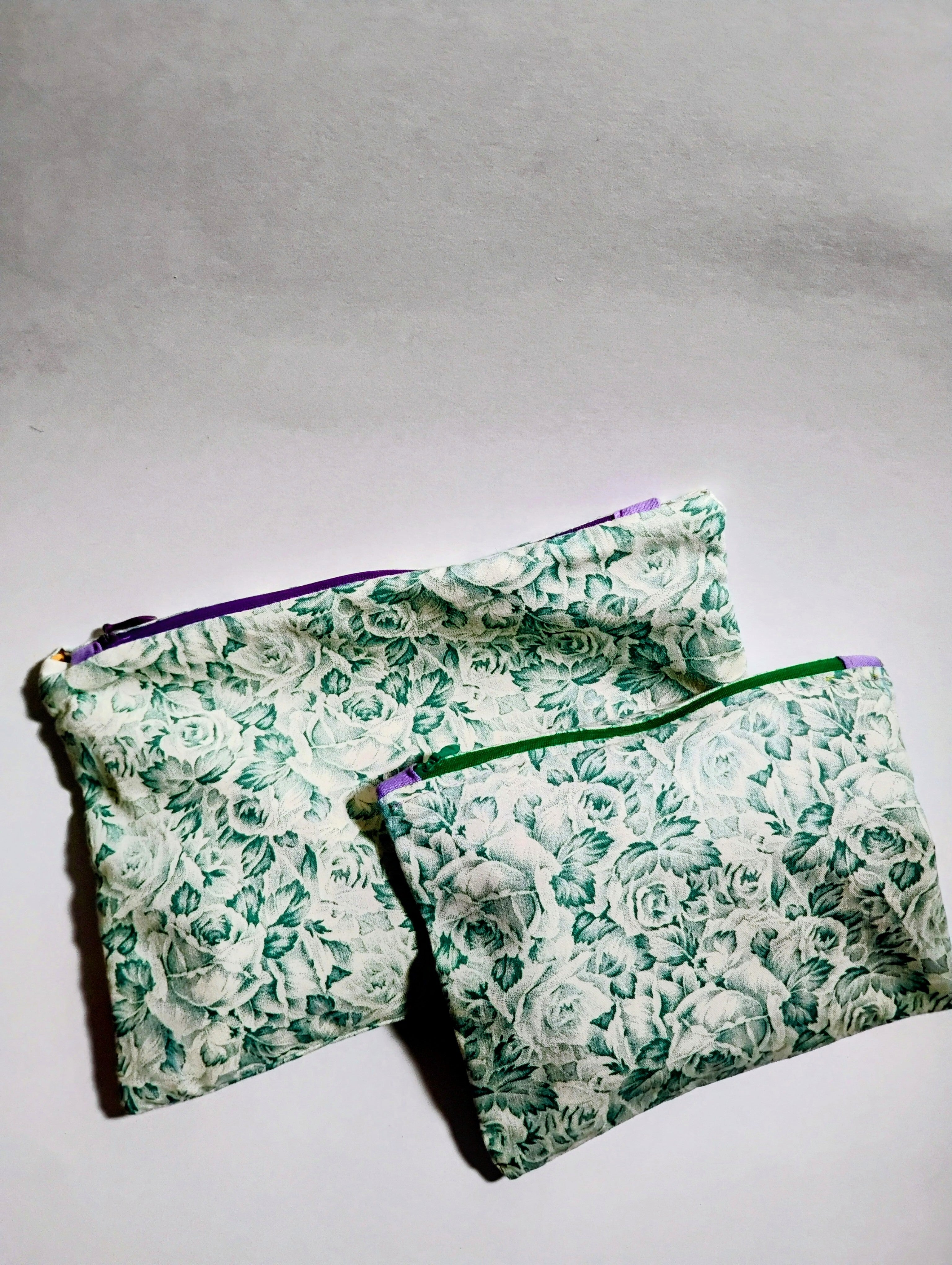 Set of 2 cosmetic zipper pouches